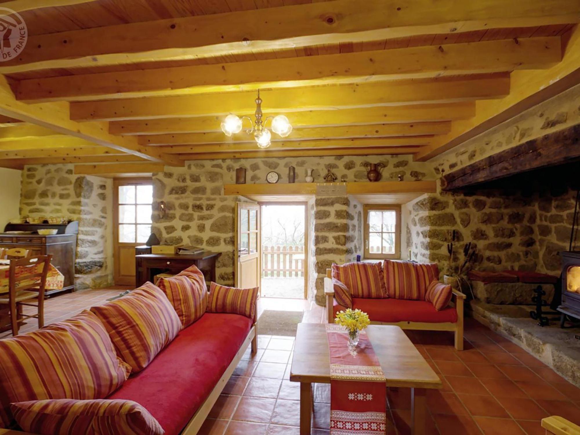 Charmant Gite Avec Terrasse, Cheminee Et Jardin, A Proximite Des Bois, Animaux Acceptes - Fr-1-496-205 Saint-Jean-Soleymieux Exterior foto