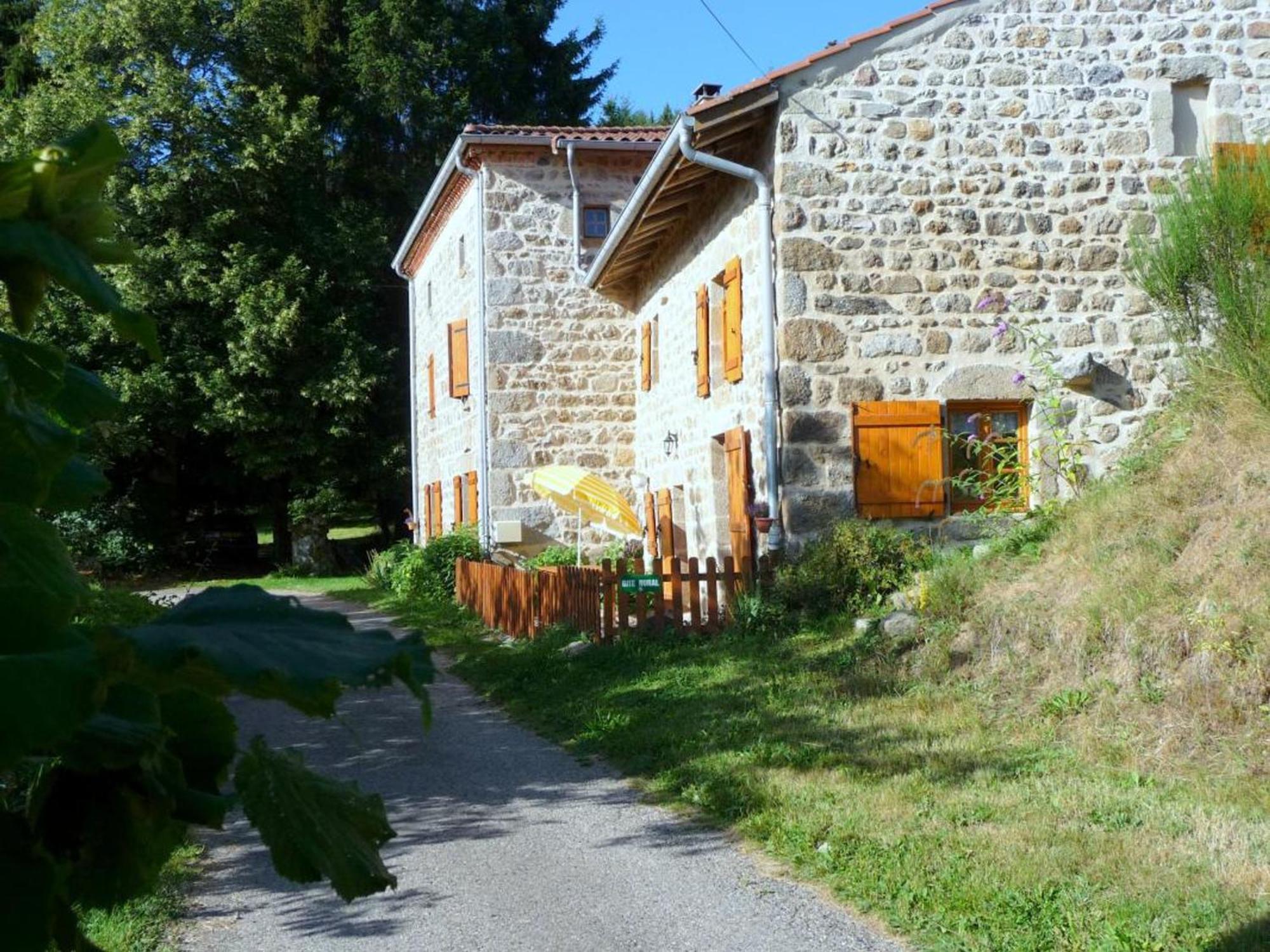 Charmant Gite Avec Terrasse, Cheminee Et Jardin, A Proximite Des Bois, Animaux Acceptes - Fr-1-496-205 Saint-Jean-Soleymieux Exterior foto